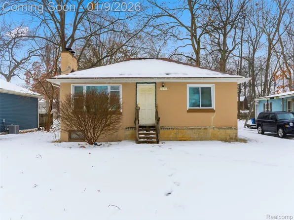 4350 Lotus Dr, Waterford, MI 48329