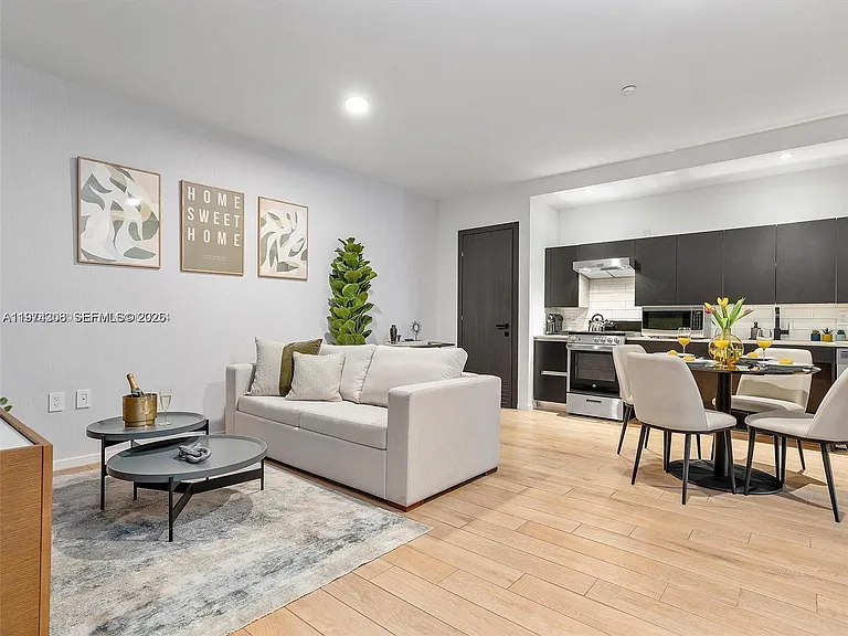 398 NE 5th St #2515 — Photo 3