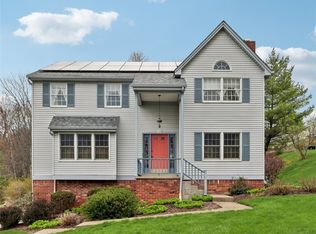 102 Cool Springs Dr, Sewickley, PA