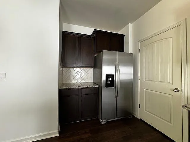 240 Chelsea Park Dr — Photo 18