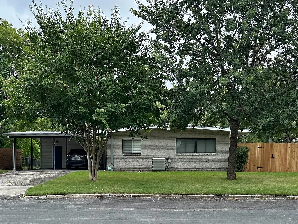 856 Chevy Chase Dr #856
