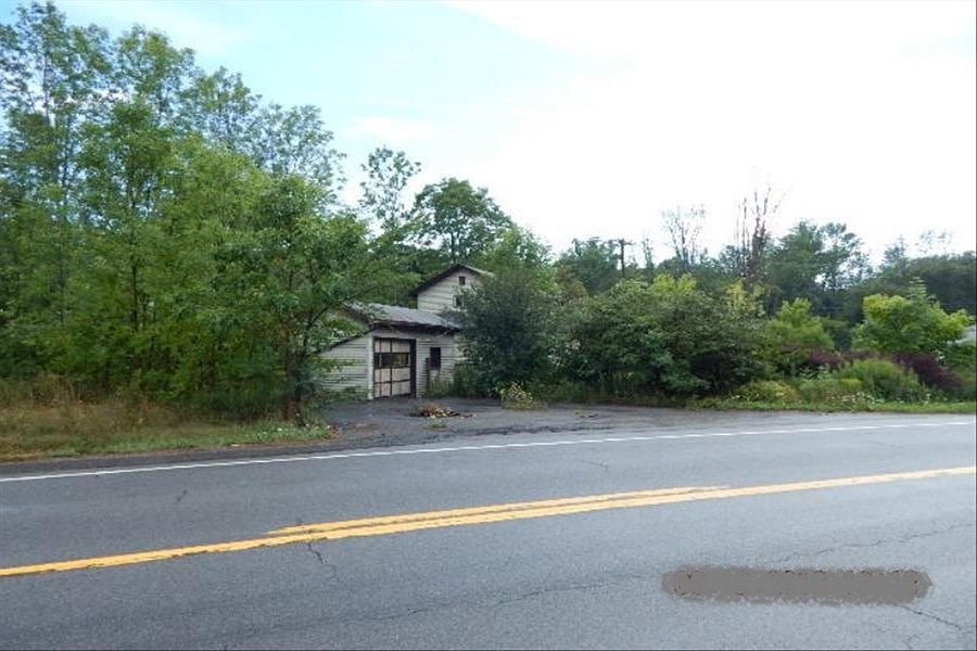 2nd image of 1064 Old Niagara Rd
