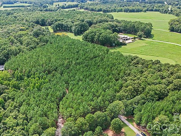 2nd image of Faires Rd