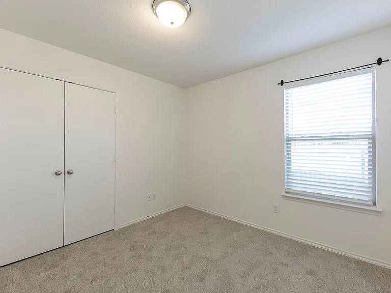 1141 Renaissance Trl — Photo 16