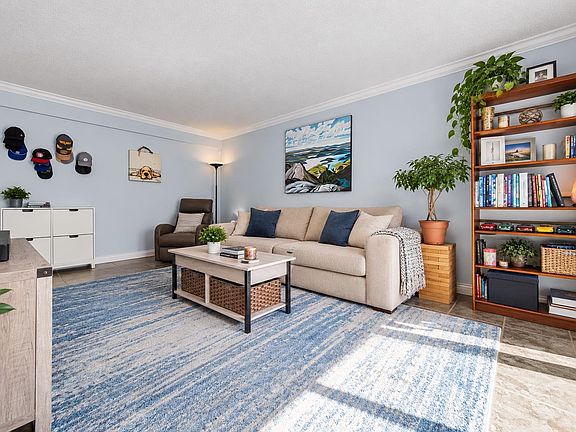 2nd image of 1270 Robson St #803