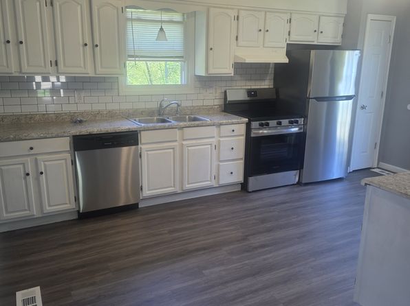 210 4th St