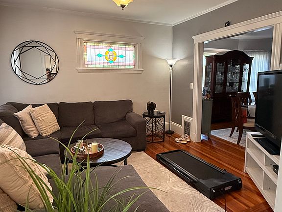 3rd image of 46 Langley Rd