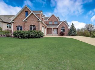 200 E Gonstead Rd, Mount Horeb, WI 53572