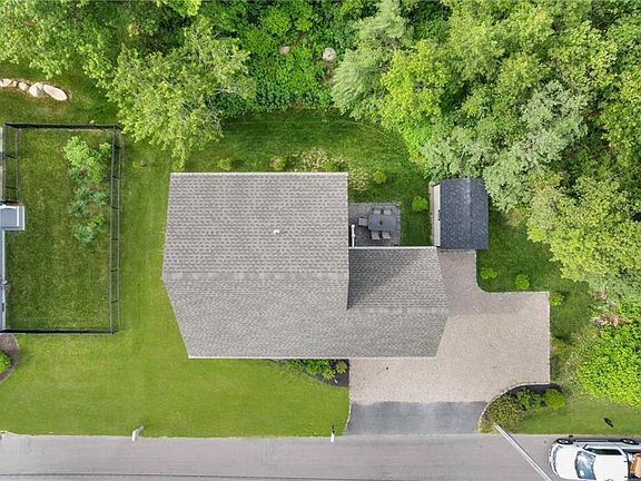 2nd image of 40 Lakeworth Ave