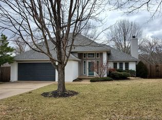 3217 Springtree Ln, Sand Springs, OK 74063