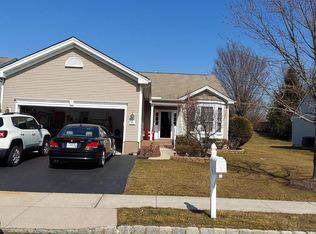 16 Garfield Ct, Columbus, NJ 08022