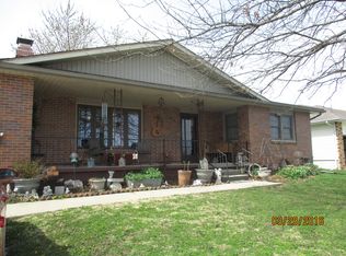 905 Sunrise Ln, Milan, MO 63556