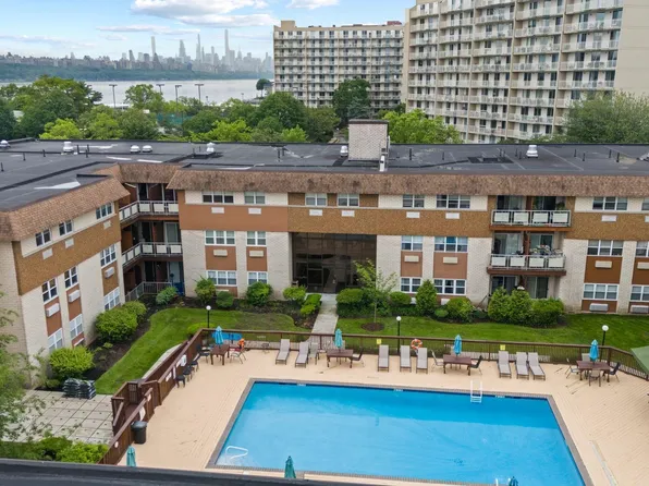 1111 River Road image 27 of 32