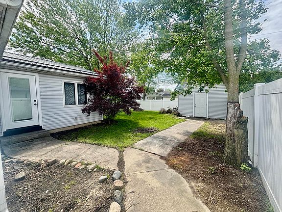 4th image of 613 Fairview Dr