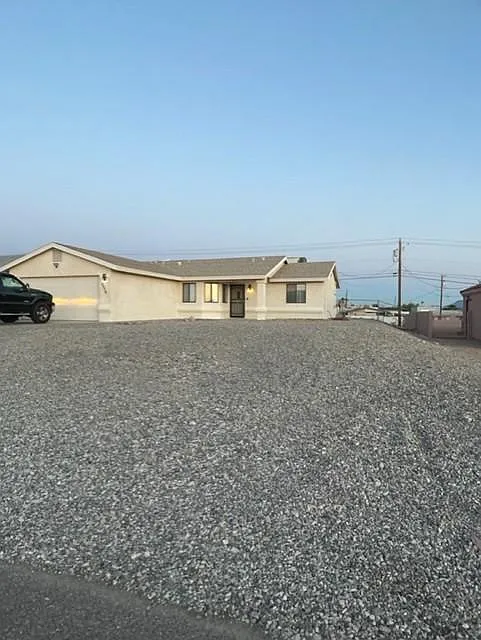 2570 Hacienda Dr