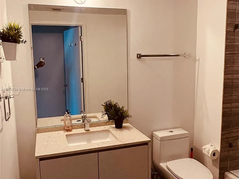 1010 Brickell Ave #2710 — Photo 7