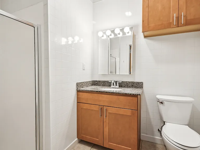 1032 Hope Street Apartments — Photo 7