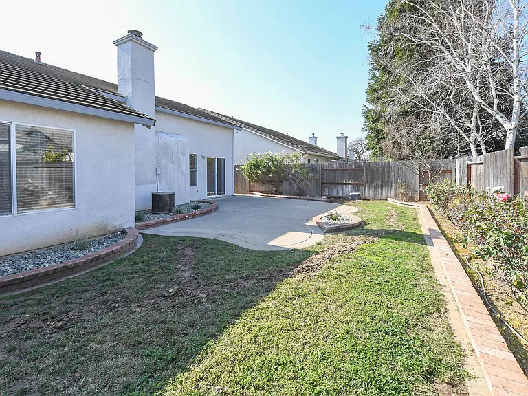 9310 Village Tree Dr — Photo 25