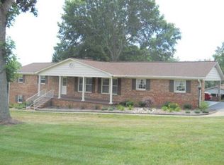 208 Skyline Road Ext, Hickory, NC 28601