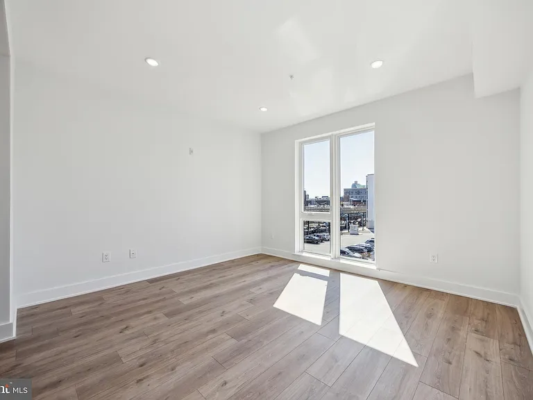 1350 N Front St #303 — Photo 5