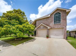 313 Pebblebrook Ln, Glenn Heights, TX 75154