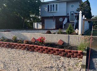 15 Lyndale Ct #1, Shirley, NY 11967