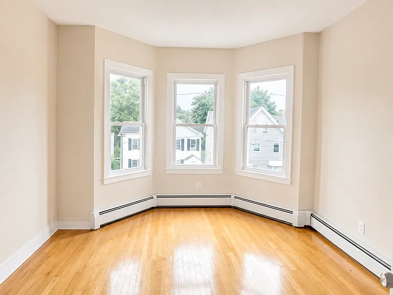373 Blatchley Ave #3A — Photo 1