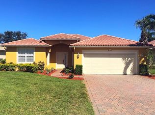 541 NW Waverly Cir, Port Saint Lucie, FL 34983