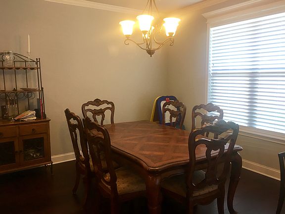 3rd image of 2147 Chestnut Oak Cir