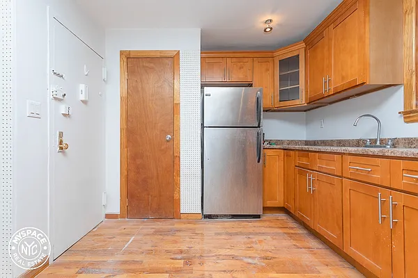 Rented by MySpaceNYC | media 27