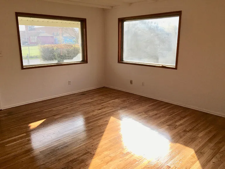 4615 NE 52nd Ave #LEFT — Photo 4