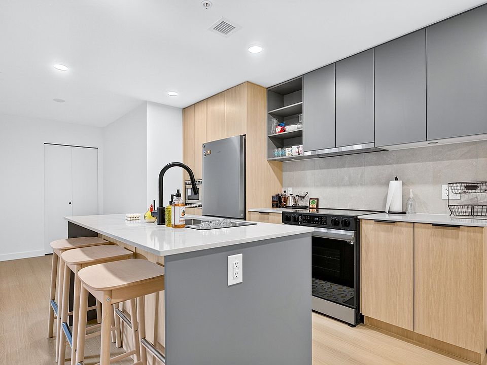 1st image of 13439 94a Ave #105