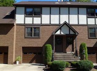 803 Forest Ridge Dr, Pittsburgh, PA 15221