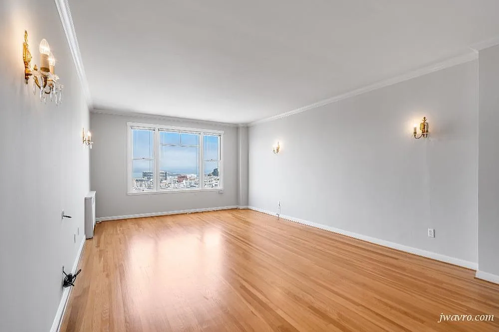 Fabulous View Spacious Remodeled Top Floor Corner 1bd! — Photo 4