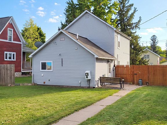 2nd image of 310 14th Ave W