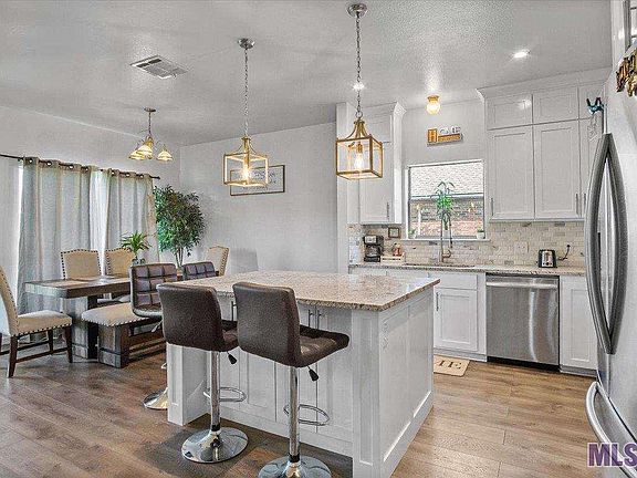2nd image of 12795 Diamond Lake Dr