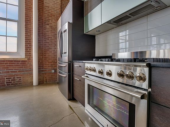 4th image of 1101 Washington Ave #Penthouse 6