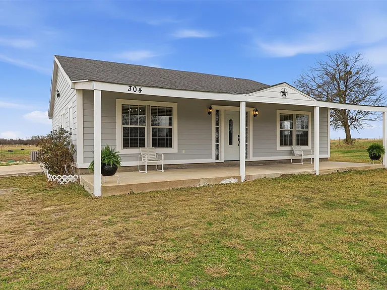 304 County Road 2260 — Photo 11
