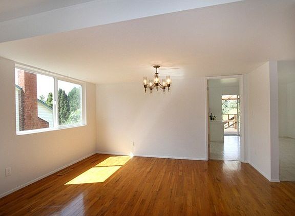 4th image of 13607 116th Ave NE