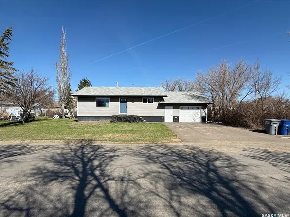 211 2nd STREET S, Cabri, SK S0N 0J0