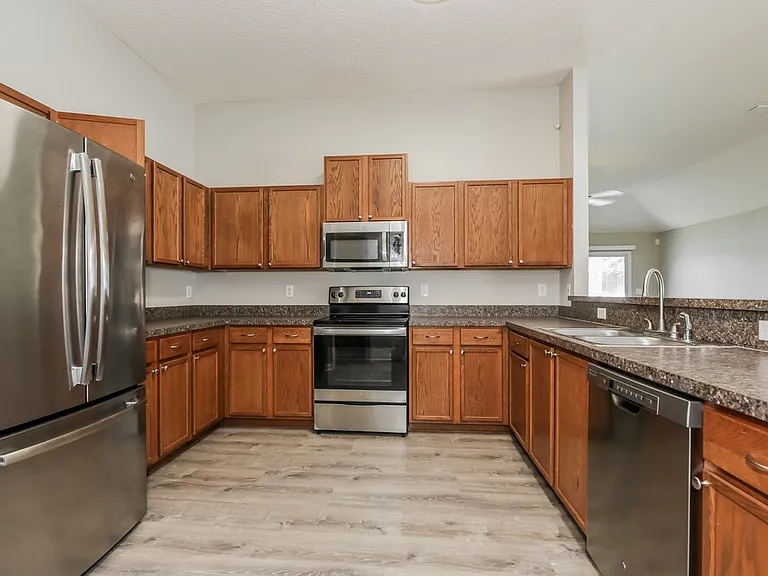 1033 Bains Lake Dr — Photo 7