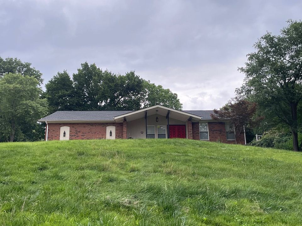 1st image of 16 Prince Dr