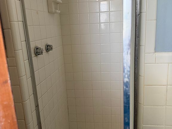 4th image of 3926 Gayle Ave