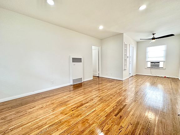 4th image of 11510 Cumpston St #6