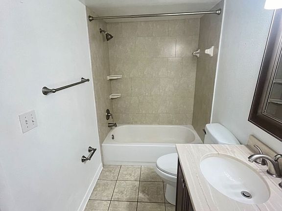 5th image of 7609 Dolonita Dr