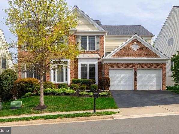 8170 Douglas Fir Dr, Lorton, VA 22079