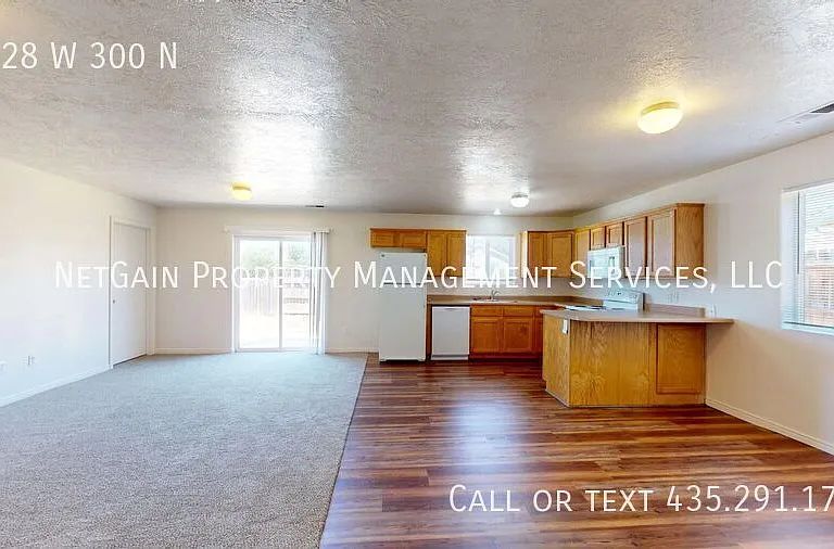 4128 W 300 N — Photo 4