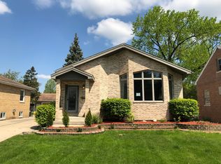 8639 Riverside Ave, Brookfield, IL 60513