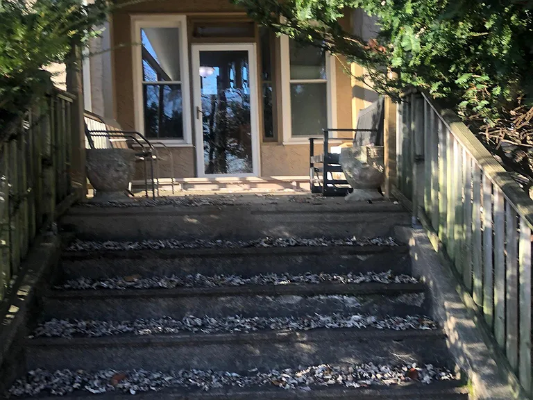 2278 Williams Ave #6 — Photo 8