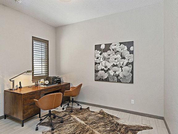 Guest Suite Lounge